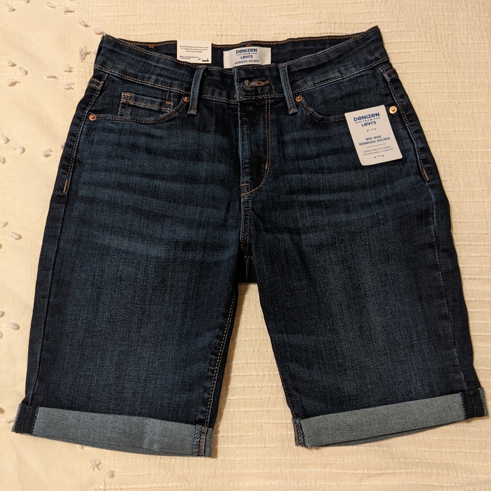 NWT size 2 Women's Bermuda Shorts